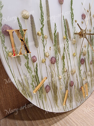 Часы из эпоксидной смолы. Луговые травы. Индивидуальный заказ. Подарок