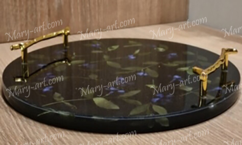 Поднос. Столик с ручками из букета под заказ. Ручная работа. Подарок для него и неё, маме, папе. Индивидуальный заказ